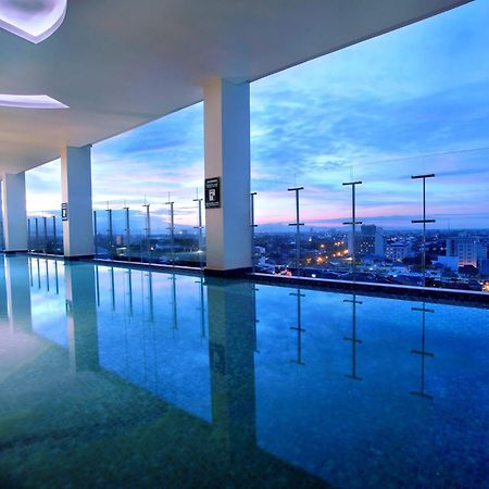 Aston Makassar Hotel & Convention Center Εξωτερικό φωτογραφία