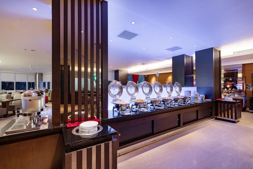 Aston Makassar Hotel & Convention Center Εξωτερικό φωτογραφία