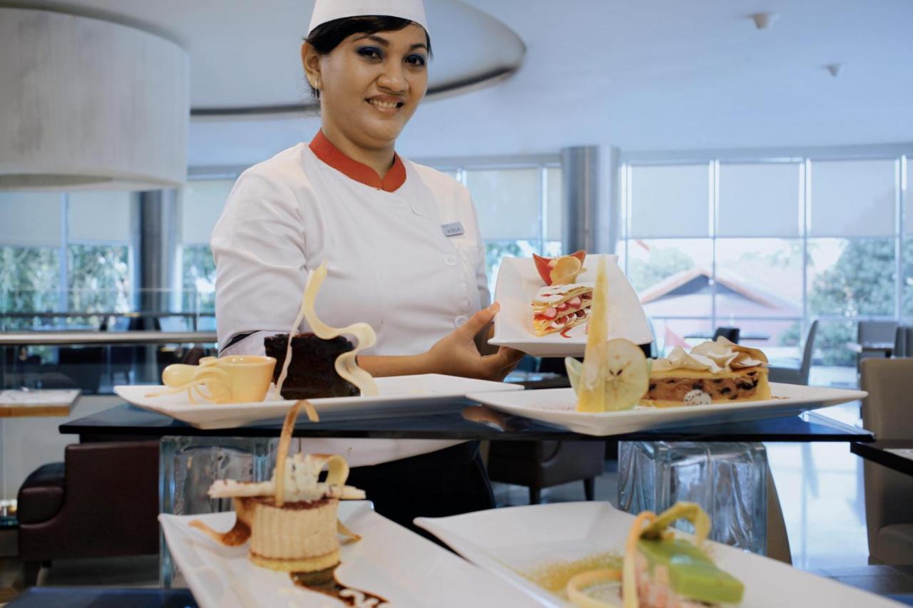 Aston Makassar Hotel & Convention Center Εξωτερικό φωτογραφία