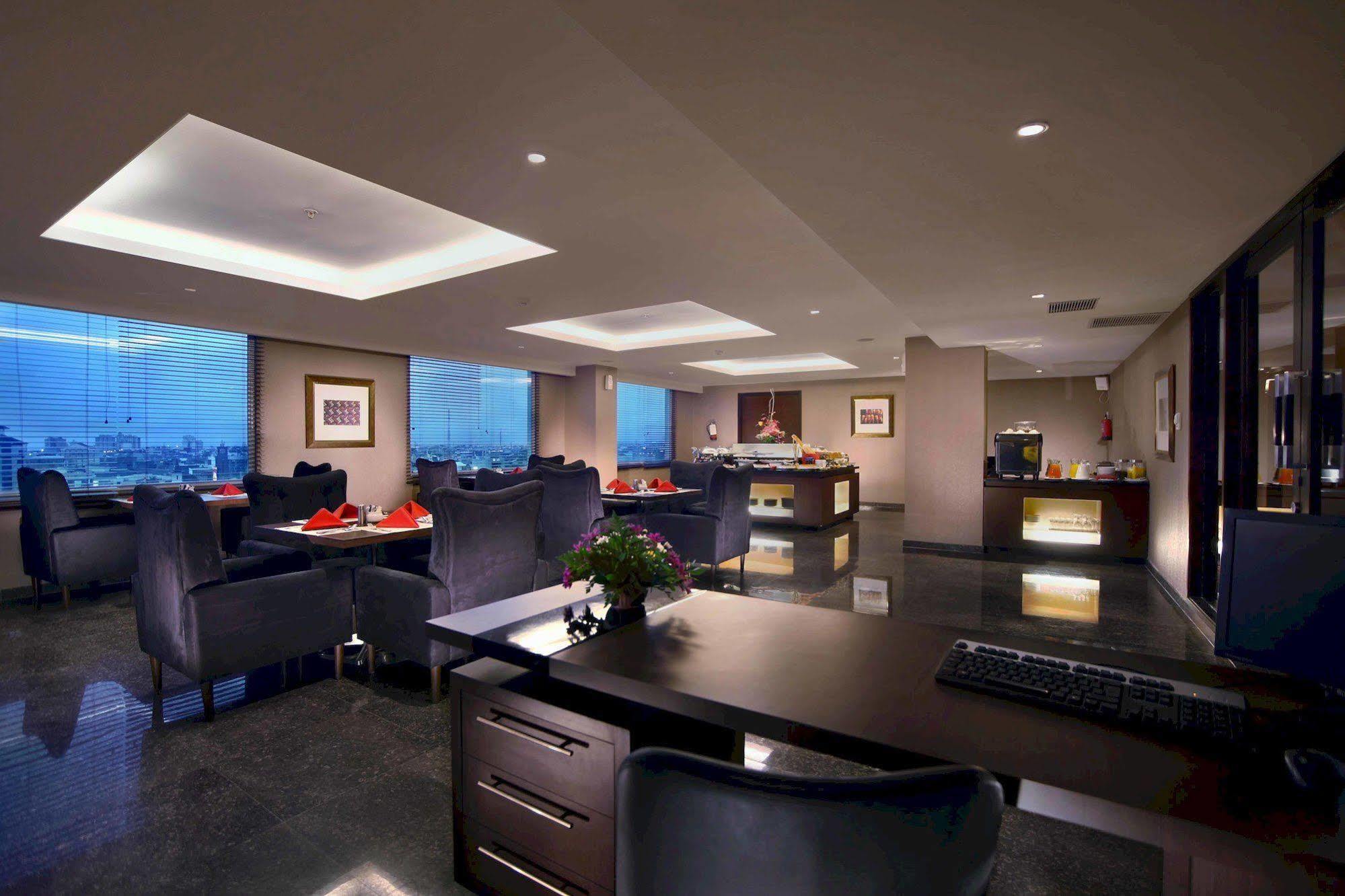 Aston Makassar Hotel & Convention Center Εξωτερικό φωτογραφία